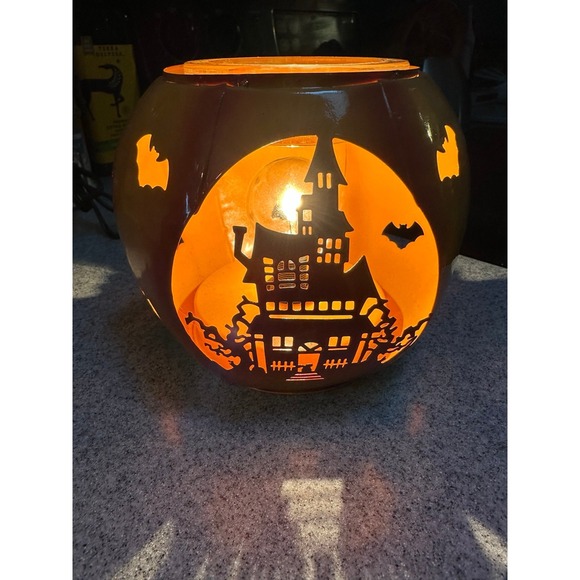 Scentsy Paranormal Pumpkin Warmer Halloween Fragrance Light Up Pumpkin - Picture 1 of 4